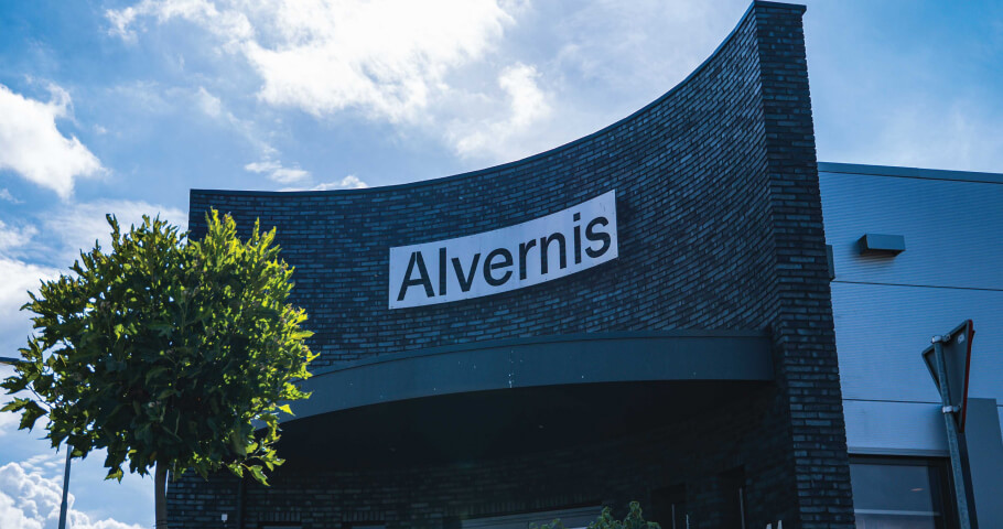 signing bedrijfspand Alvernis - logo Alvernis
